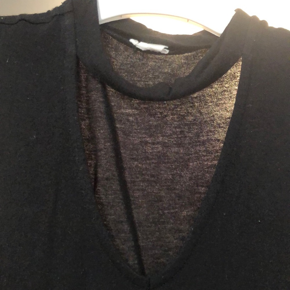 A black choker/ V-neck tank top - Picture 3 of 3